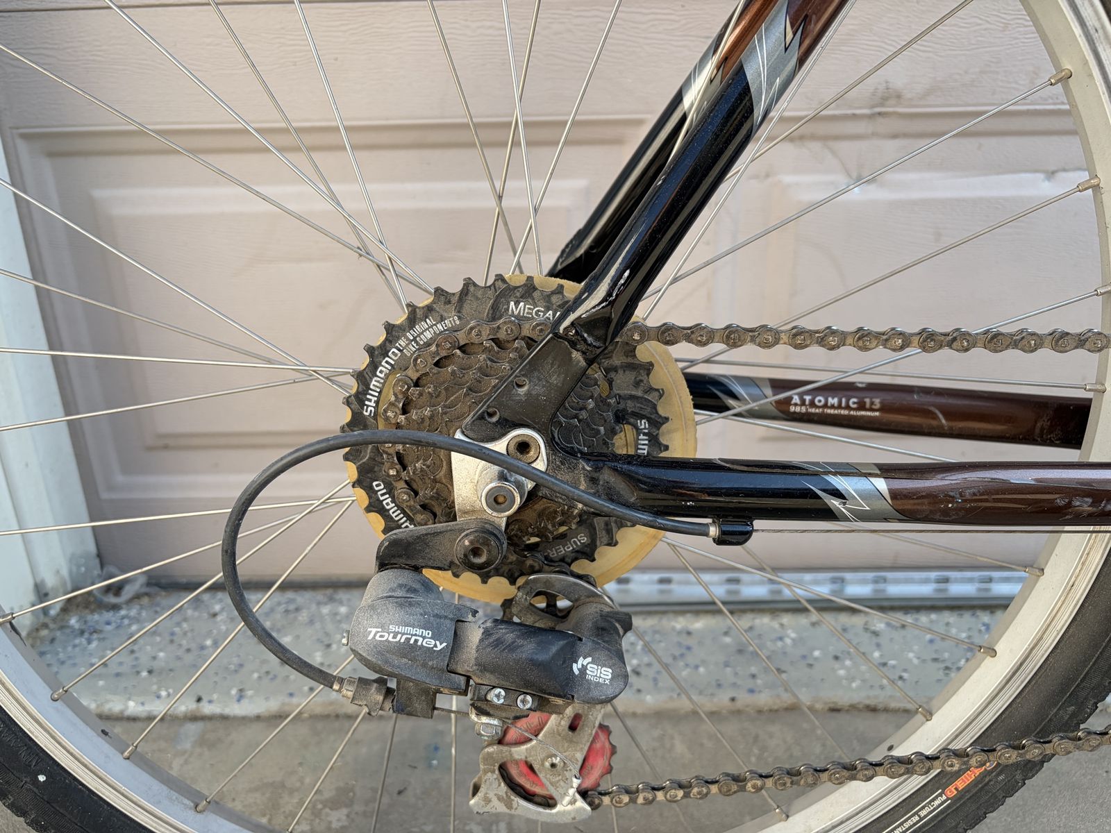 Main image 3