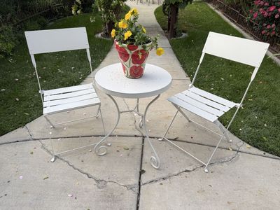 Metal bistro table set chairs fold up!