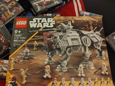 LEGO Star Wars AT-TE Walker Set 75337 - 1082 Pieces