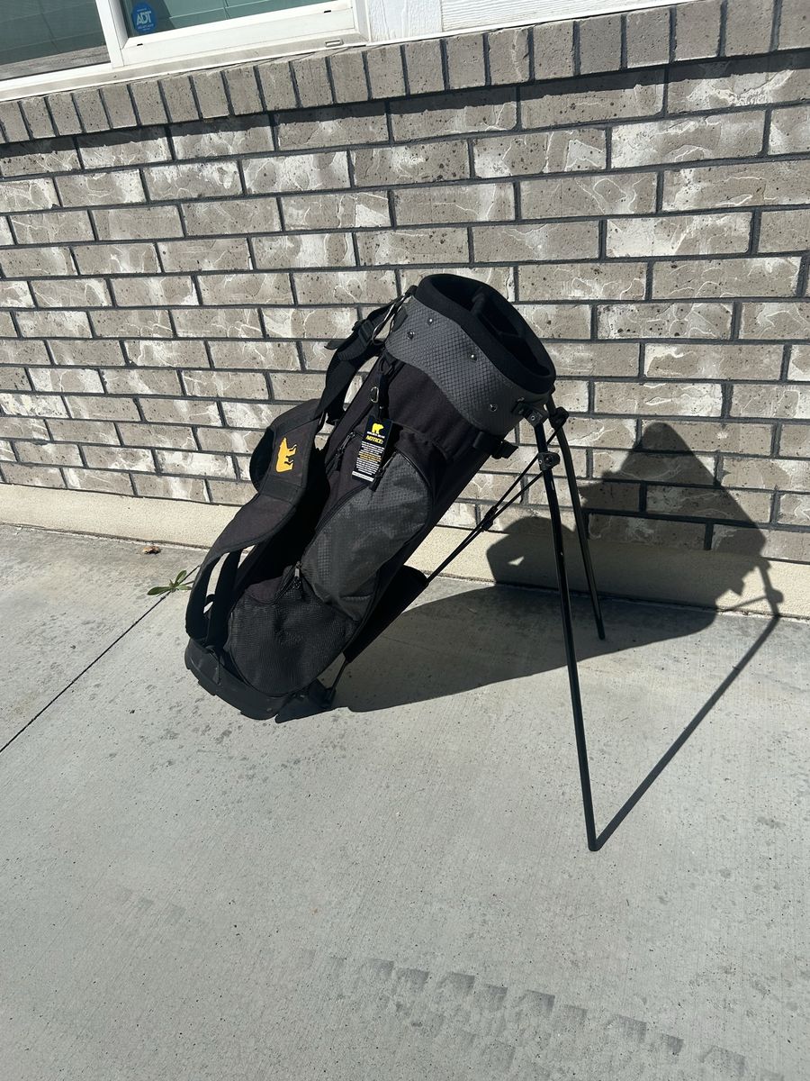 Golden Bear Golf Bag Like New
