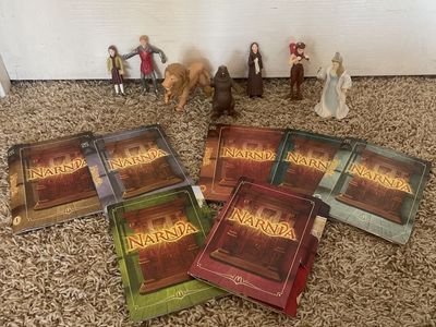 2005 The Chronicles of Narnia McDonalds Happy Meal Toys with Box/Backdrops