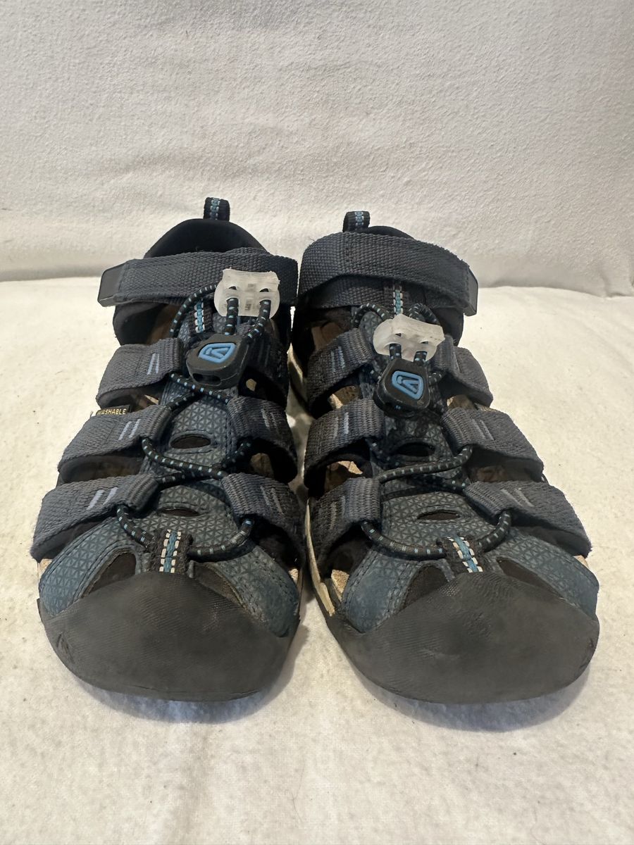 Keen youth size 1 charcoal, gray, washable, hiking sandals