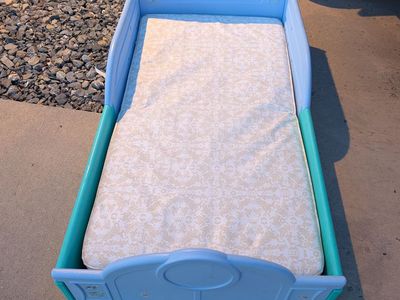 Toddler bed with mattress