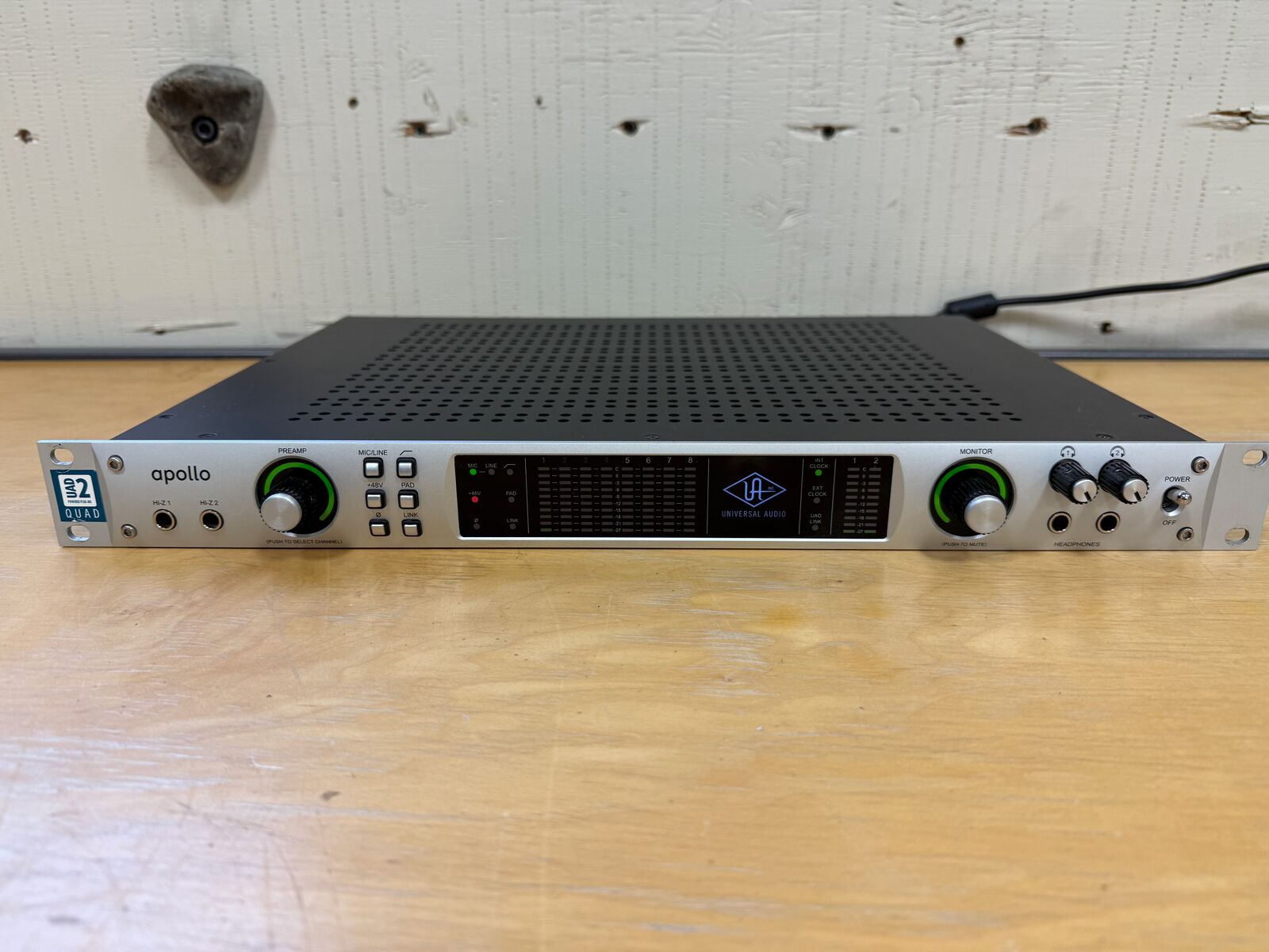 Universal Audio Apollo UAD-2 Quad Core FireWire Audio Interface - Thunderbolt 3 - 35 UAD Plugins