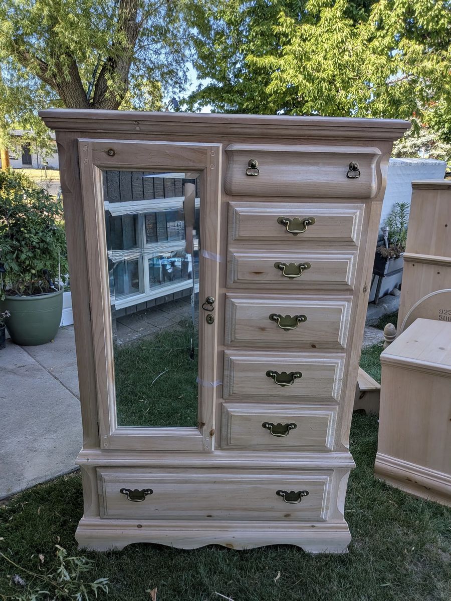 Solid Wood Queen Bedroom 6 piece set
