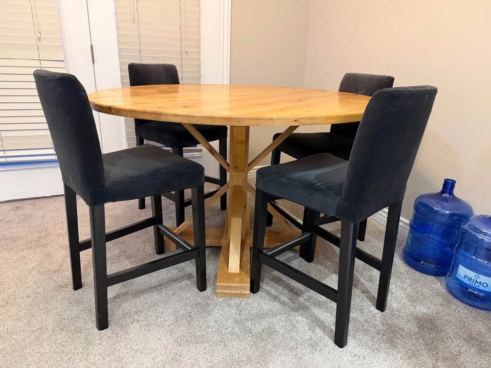 Dining Table and 4 Chairs
