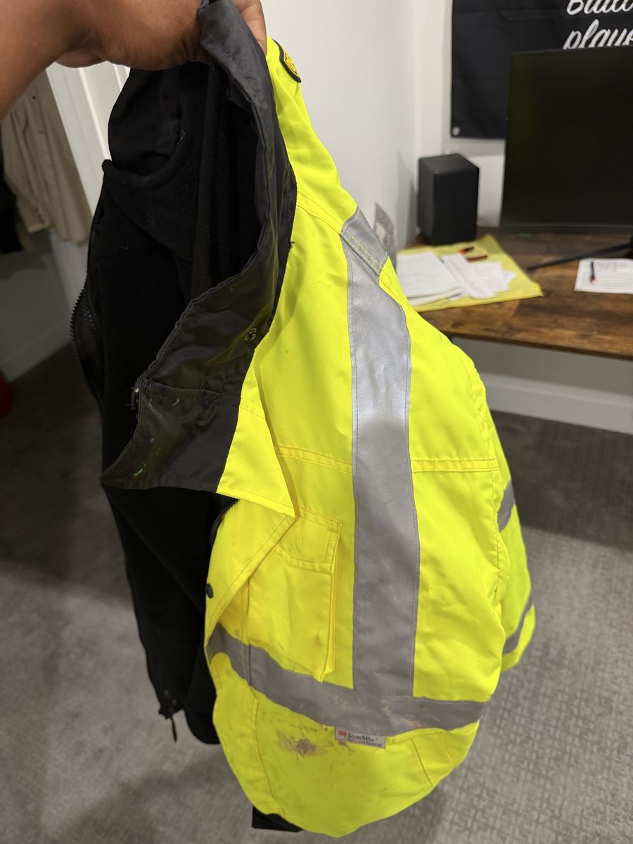 OccuNomix Men's Large High-Visibility Reflective Safety Jacket with Detachable Hoodie