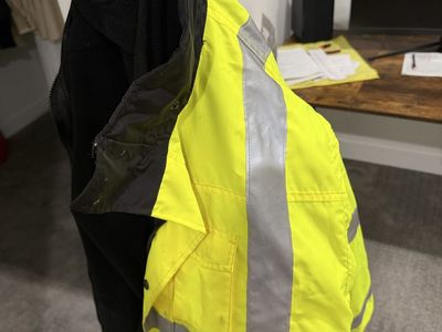 OccuNomix Men's Large High-Visibility Reflective Safety Jacket with Detachable Hoodie