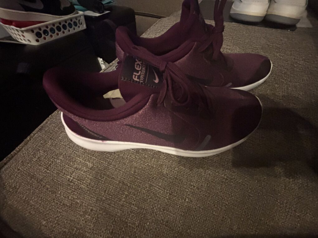 Nike Flex Experience Running Shoes Size 8