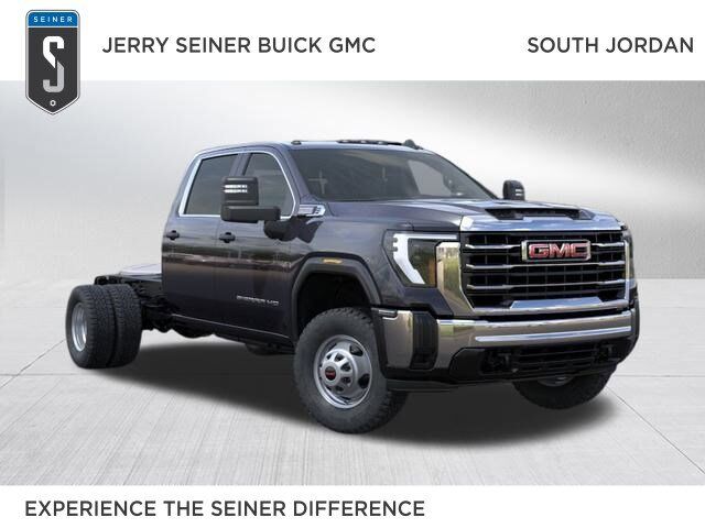 2025 GMC Sierra 3500HD CC Pro