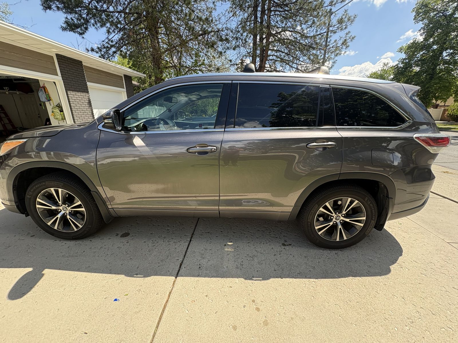 2016 TOYOTA HIGHLANDER XLE