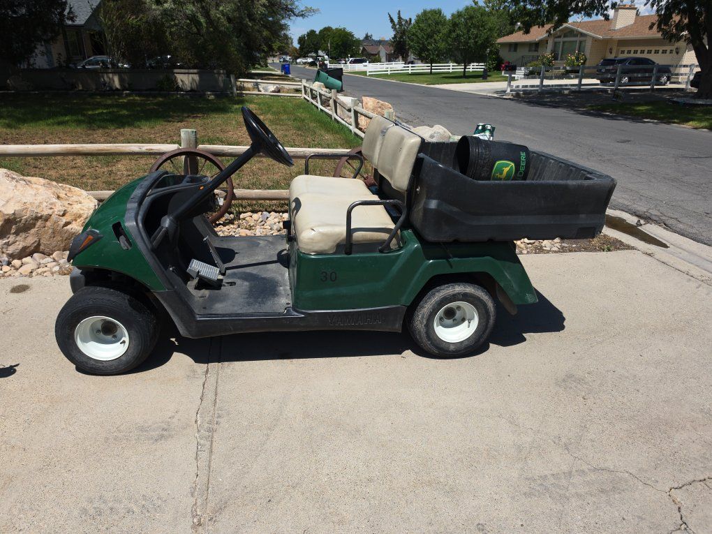 Yamaha gas golf cart with dump bed