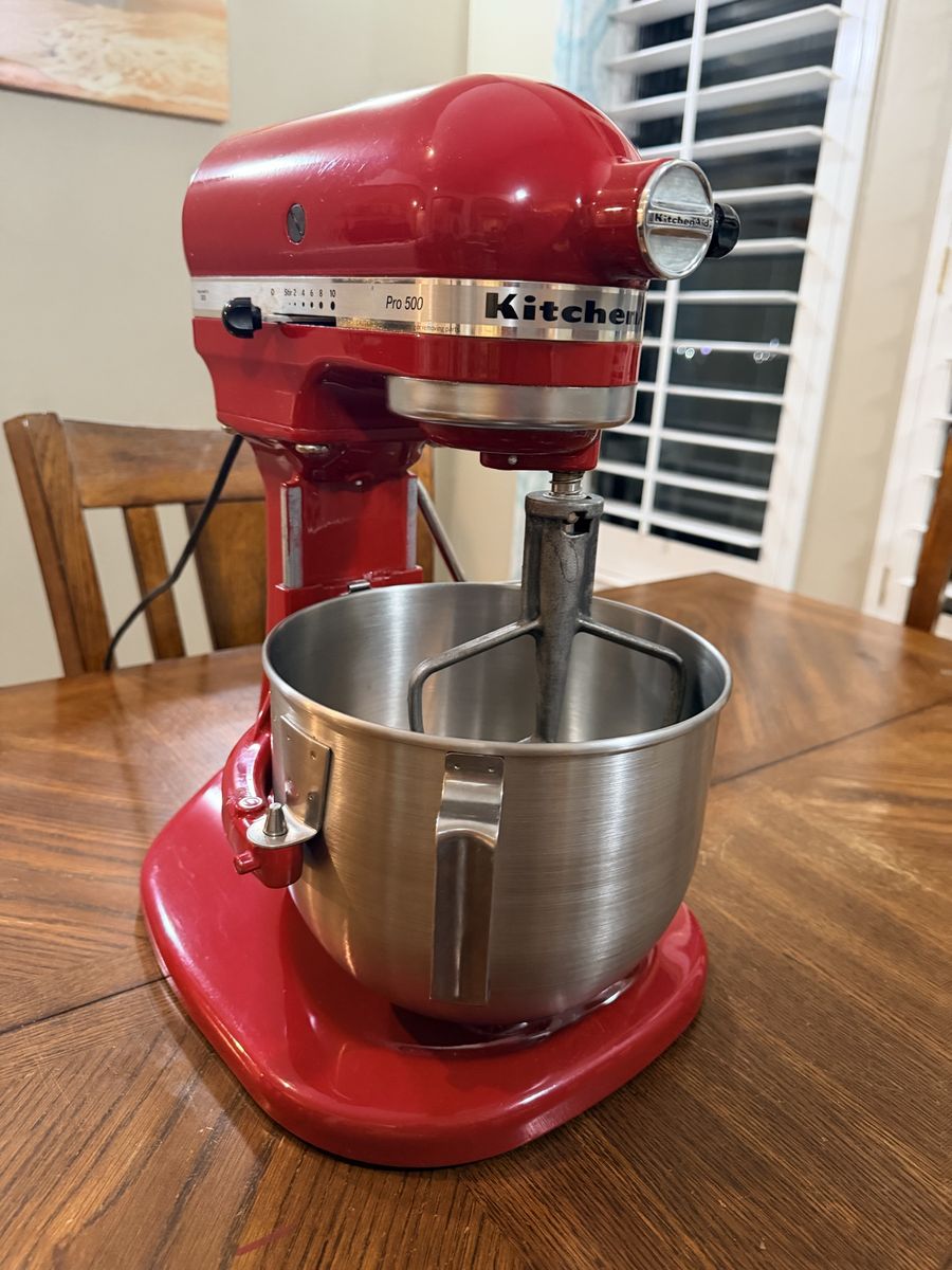 KitchenAid Red Pro 500 Stand Mixer with all attachments 