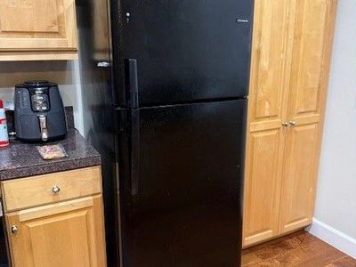 Refrigerator 21 Cubic Ft.
