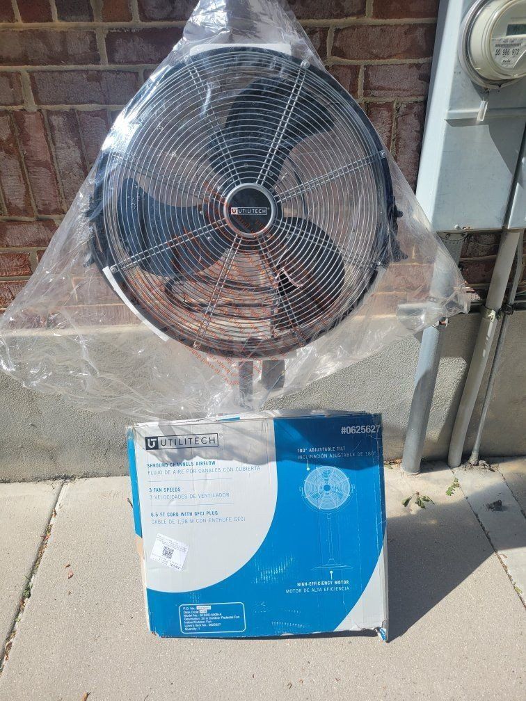 Utilitech 20-in High Velocity Indoor Oscillating Pedestal Fan. cash sale only.