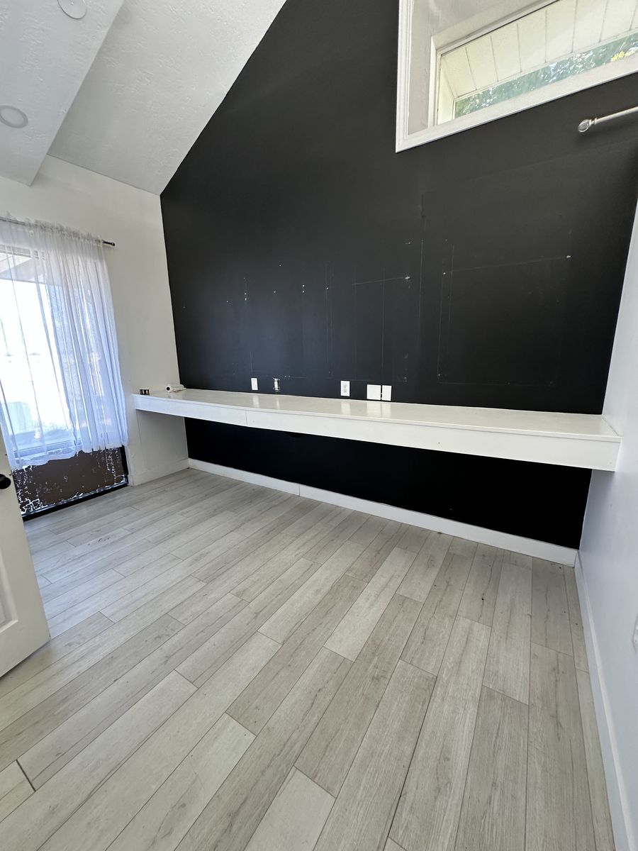 Main image 13