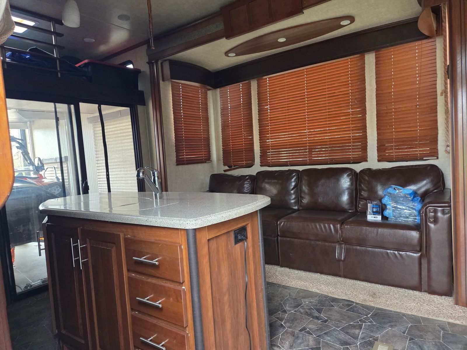 5th Wheel RV Trailer Toy Hauler