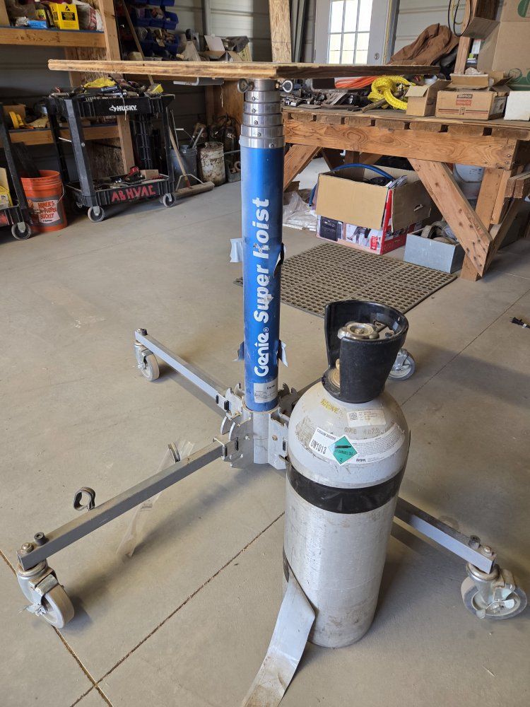 Genie Super Hoist