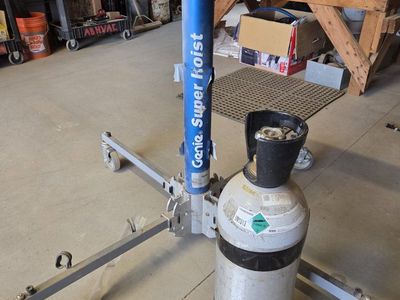 Genie Super Hoist