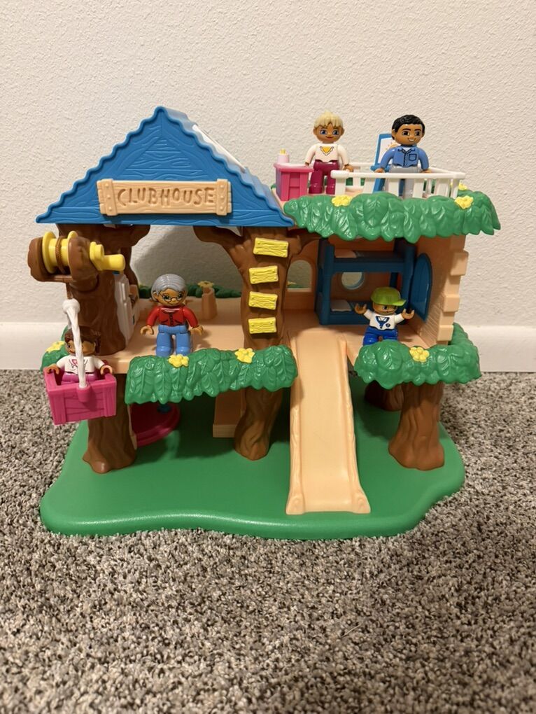 Lakeshore Animal Friends Treehouse Clubhouse Set