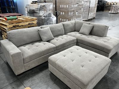 Thomasville Miles 3-piece fabric sectional with storage ottoman