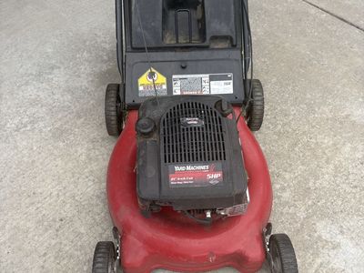 Yard Machines by MTD 21" Lawn Mower 5 HP Briggs & Stratton Gas Push Mower