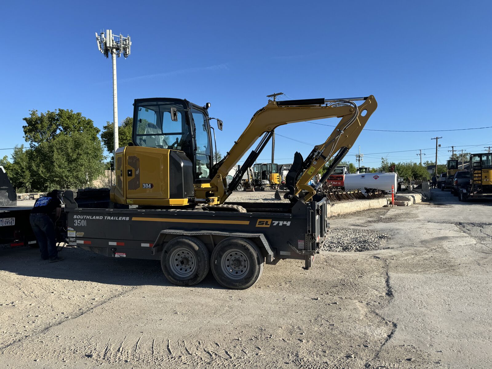 4 Ton Mini Excavator + 7x16 Large Dump Trailer Combo Rental | $335 (6hr) | $475 (24hr)