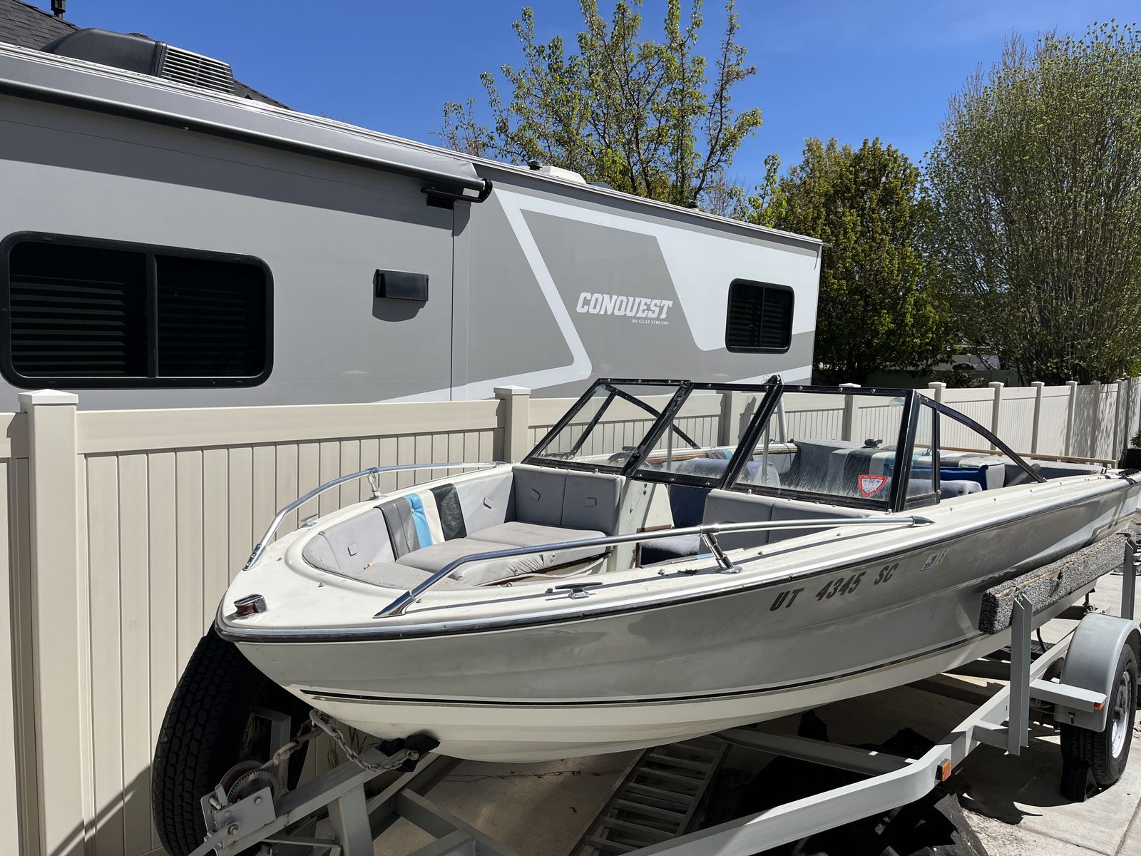 1986 Galaxy Fishing Boat & Mercury 6HP Four-Stroke Trolling Motor