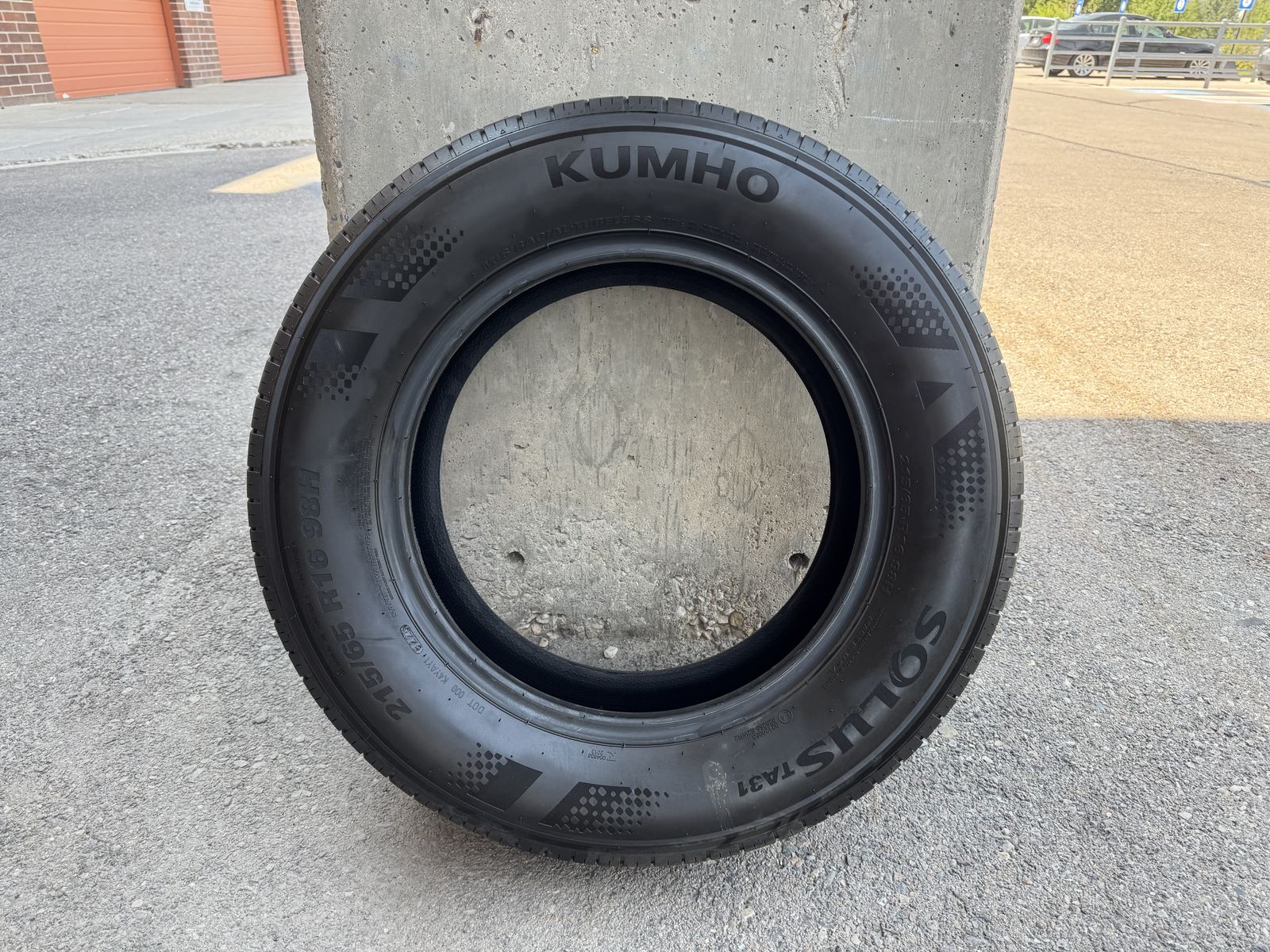 Nissan Kicks Stock Tires