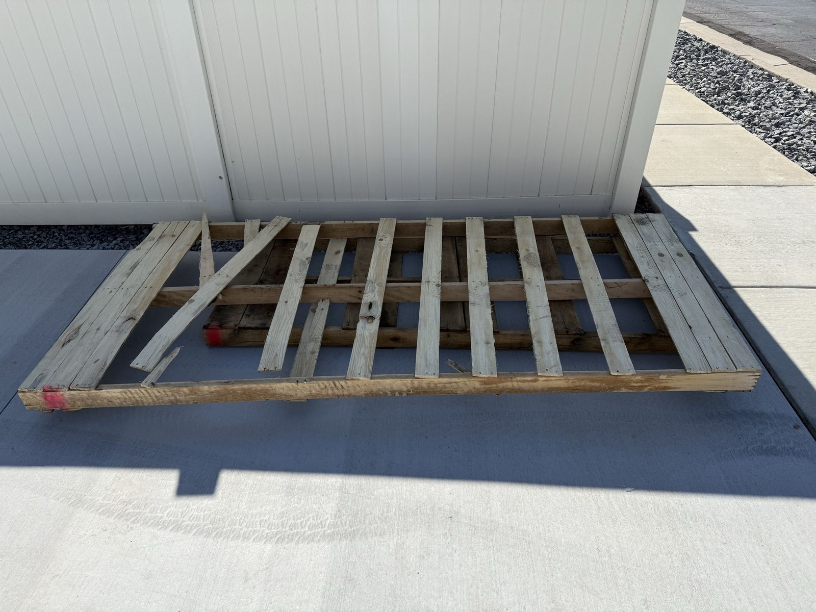 Free wood pallets