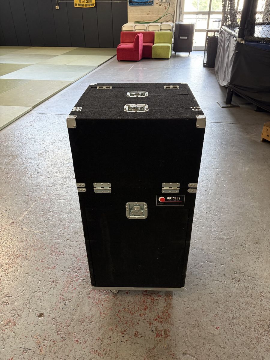Odyssey Carpeted Utility Road Case with Wheels - Black, Medium
