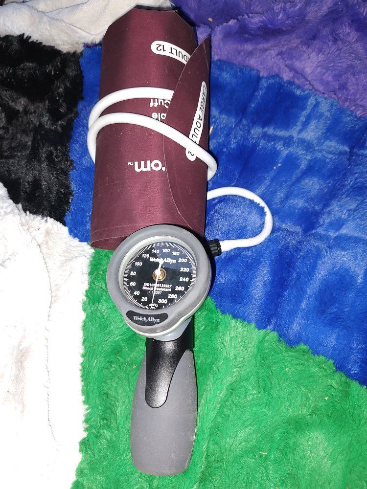 Welch Allyn Large Adult Blood Pressure Cuff with Sphygmomanometer