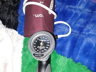 Welch Allyn Large Adult Blood Pressure Cuff with Sphygmomanometer