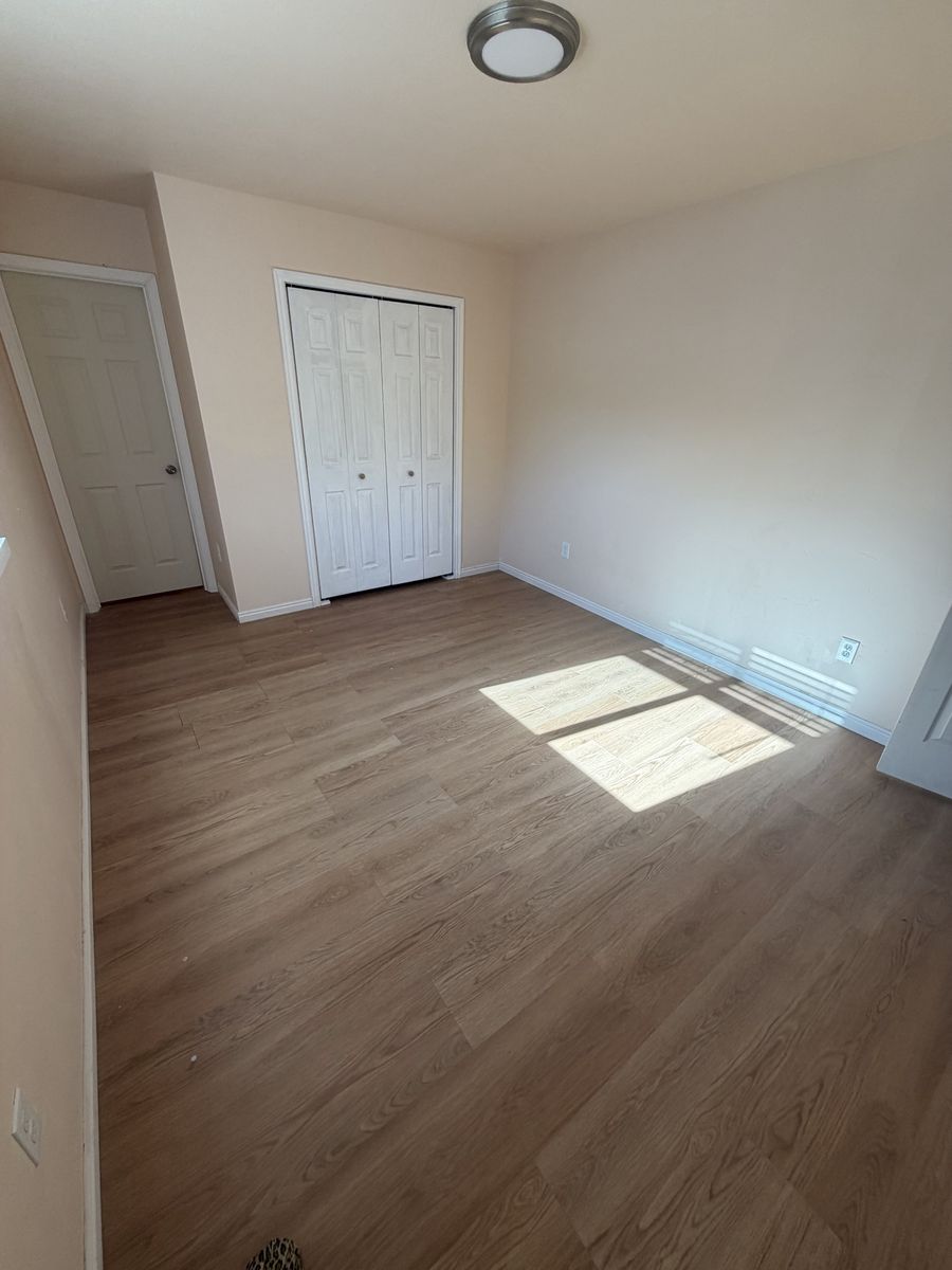 Main image 28