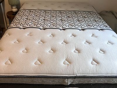 Adjustable Bed Frame with Tufted Mattress Queen