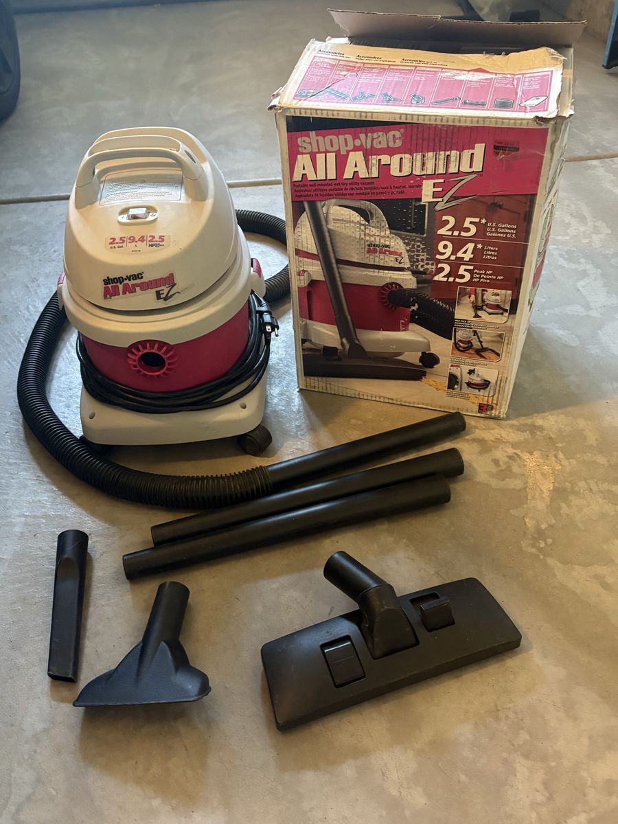 Shop-Vac All Around EZ 2.5 Peak HP Wet/Dry Vacuum with Attachments - 2.5 Gallon Capacity