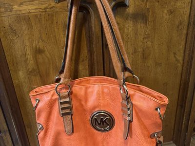 Michael Kors Leather Handbag / Purse
