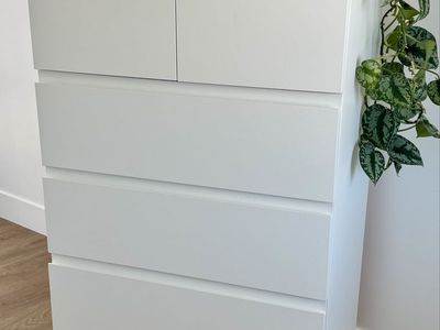 White 6-Drawer Dresser - Practically New