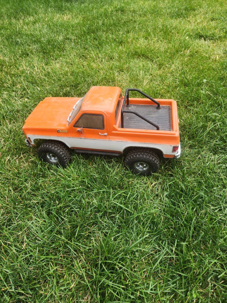 FMS RC Crawler Truck with ToolkitRC Charger, 2x Zeee 5200mAh LiPo Batteries, & Remote