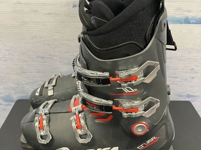 Used Nordica Cruise 70R Ski Boot-30.5