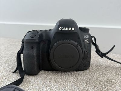 Canon EOS 6D Mark II (body only) - Excellent Condition