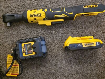 New Dewalt Atomic 20V MAX 3/8in. Ratchet Kit