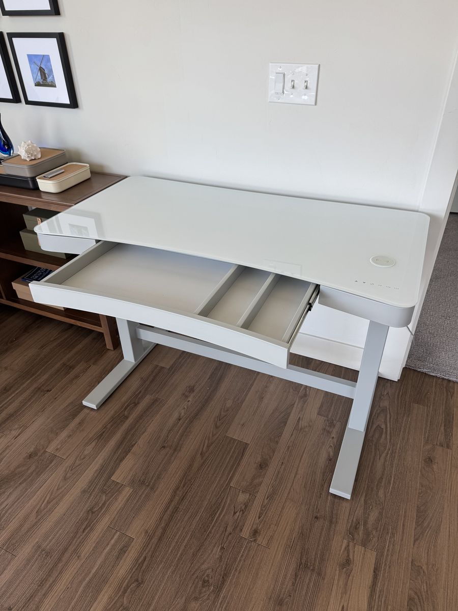 Tresanti 47” Motorized Standing Desk
