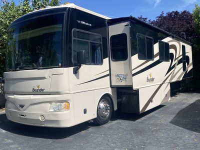 2008 Bounder Motor Home
