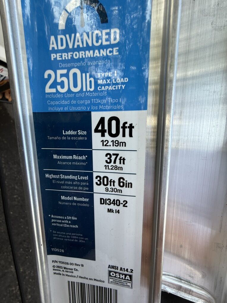 40' Ladder With Leg Levers