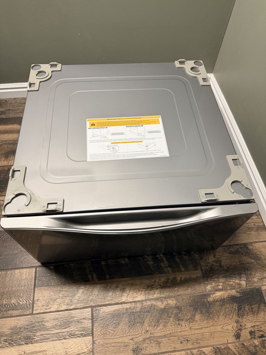 LG WDP4V Washer/Dryer Pedestal Graphite Steel