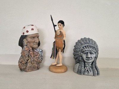 3 Figurines