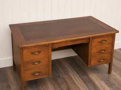 Beautiful Vintage Lehigh-Leopold Desk