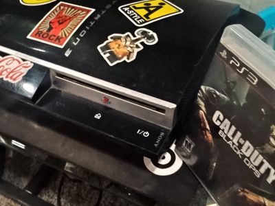 PS3 with wired controller & black ops