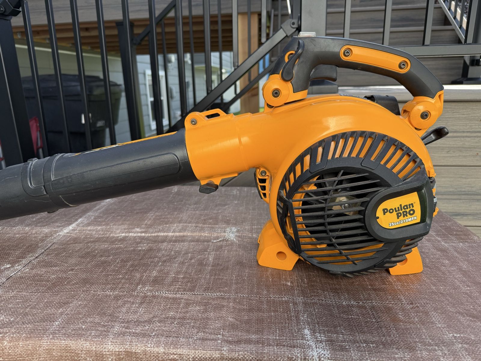 Poulan leaf blower